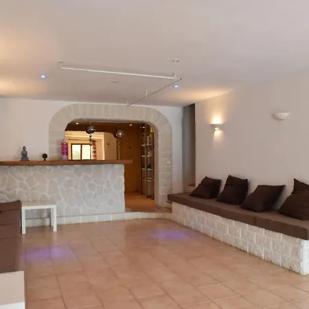 Modernly Decorated Proven Al House *