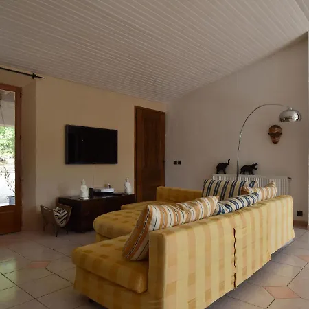 Modernly Decorated Proven Al House Villa *